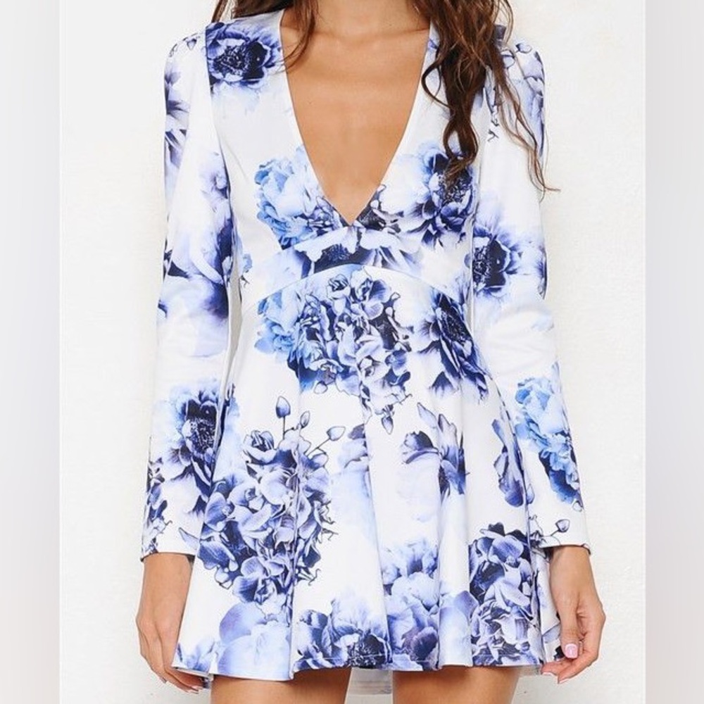 L'ATISTE Blue and White Floral Long Sleeve Dress